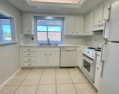 1900 Ne 29th Street - Photo Thumbnail 2