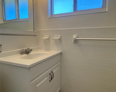 1900 Ne 29th Street - Photo Thumbnail 8