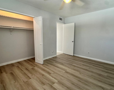 1900 Ne 29th Street - Photo Thumbnail 11