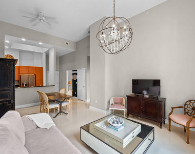 701 S Olive Avenue - Photo Thumbnail 2