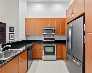 701 S Olive Avenue - Photo Thumbnail 3