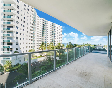 3101 S Ocean Drive - Photo Thumbnail 17