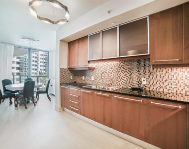 3101 S Ocean Drive - Photo Thumbnail 4