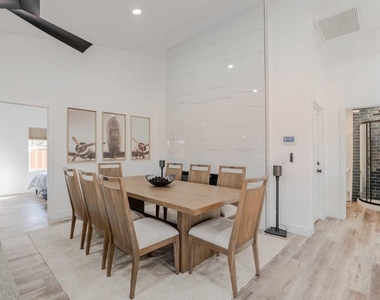1860 Primrose Lane - Photo Thumbnail 2