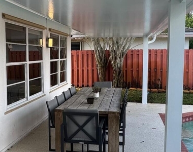 1860 Primrose Lane - Photo Thumbnail 16