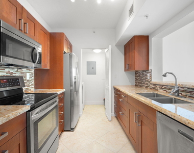 3020 Ne 32nd Avenue - Photo Thumbnail 3