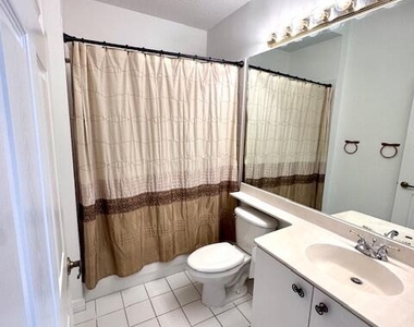 7842 Exeter Boulevard E - Photo Thumbnail 24
