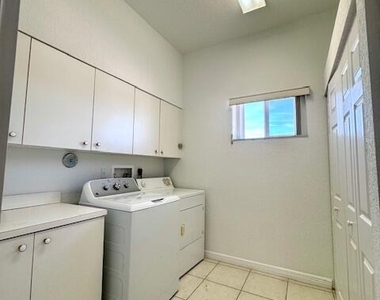 7842 Exeter Boulevard E - Photo Thumbnail 26