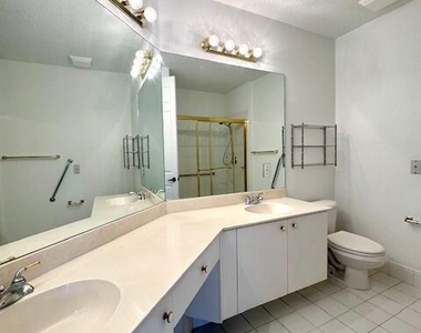 7842 Exeter Boulevard E - Photo Thumbnail 20