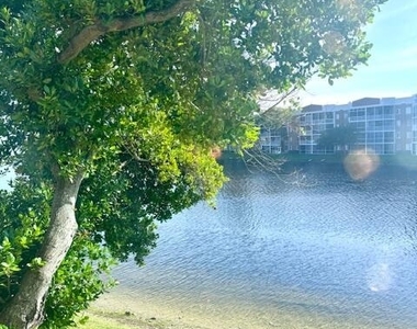 7842 Exeter Boulevard E - Photo Thumbnail 14