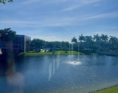 7842 Exeter Boulevard E - Photo Thumbnail 8