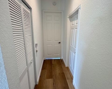 7842 Exeter Boulevard E - Photo Thumbnail 22