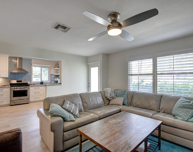 1020 Casuarina Road - Photo Thumbnail 4