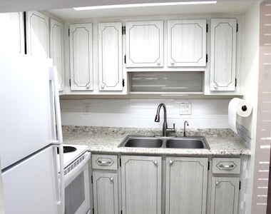 2929 Se Ocean Boulevard - Photo Thumbnail 8