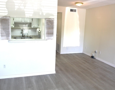 2929 Se Ocean Boulevard - Photo Thumbnail 12