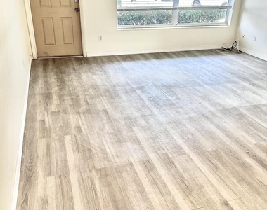 2929 Se Ocean Boulevard - Photo Thumbnail 20