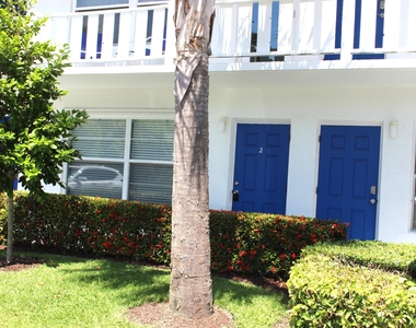 2929 Se Ocean Boulevard - Photo Thumbnail 1