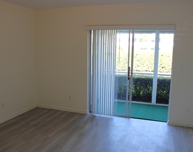 2929 Se Ocean Boulevard - Photo Thumbnail 18