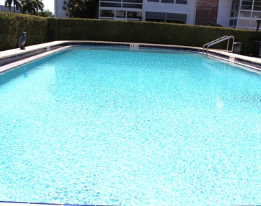 2929 Se Ocean Boulevard - Photo Thumbnail 2