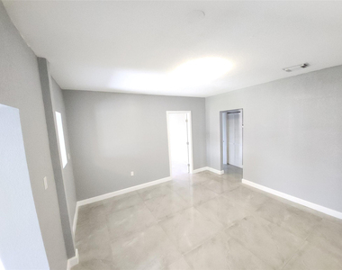 1766 Ne 181st Street - Photo Thumbnail 3
