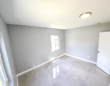 1766 Ne 181st Street - Photo Thumbnail 4