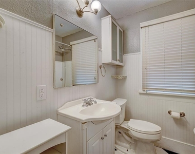 3711 N Military Avenue - Photo Thumbnail 21