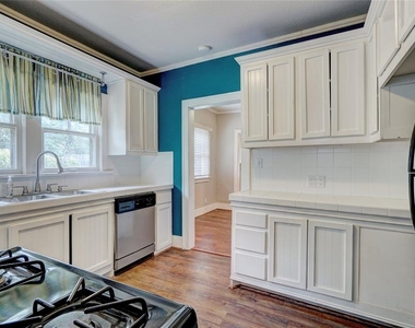 3711 N Military Avenue - Photo Thumbnail 15