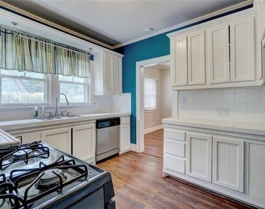3711 N Military Avenue - Photo Thumbnail 14