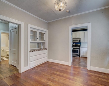 3711 N Military Avenue - Photo Thumbnail 7