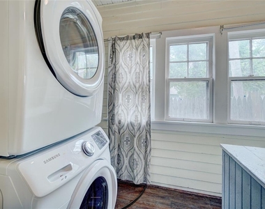 3711 N Military Avenue - Photo Thumbnail 16