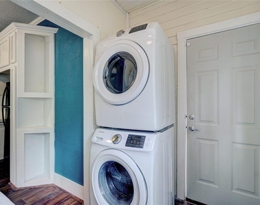 3711 N Military Avenue - Photo Thumbnail 17