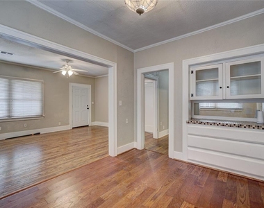 3711 N Military Avenue - Photo Thumbnail 8