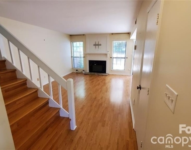 10327 Osprey Drive - Photo Thumbnail 6