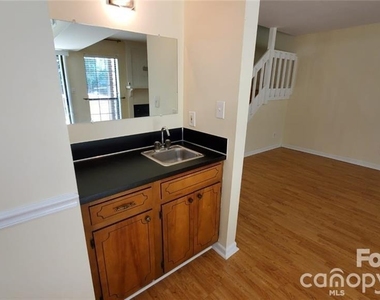 10327 Osprey Drive - Photo Thumbnail 9