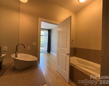 3100 N Davidson Street - Photo Thumbnail 12
