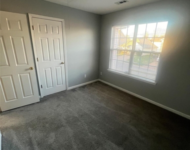 7920 Mcgarry Trail - Photo Thumbnail 7
