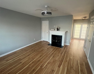 7920 Mcgarry Trail - Photo Thumbnail 2