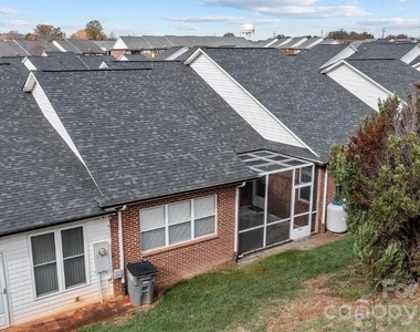 3860 Azalea Trail - Photo Thumbnail 19