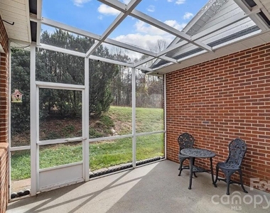 3860 Azalea Trail - Photo Thumbnail 17