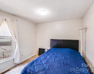 2116 Bon Villa Way - Photo Thumbnail 12
