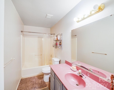 2116 Bon Villa Way - Photo Thumbnail 14