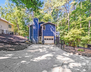 2116 Bon Villa Way - Photo Thumbnail 3