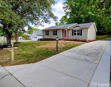 3400 New Hampshire Drive - Photo Thumbnail 3