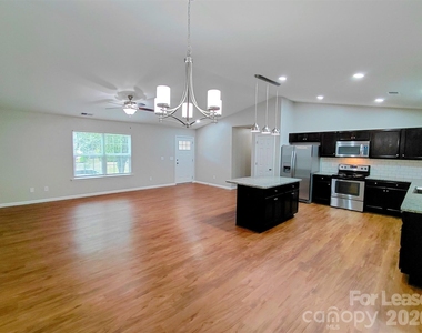 3400 New Hampshire Drive - Photo Thumbnail 8
