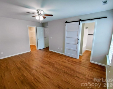 3400 New Hampshire Drive - Photo Thumbnail 11