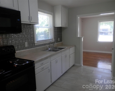 3016 Colfax Street - Photo Thumbnail 8