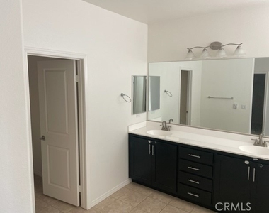 2981 S Via Belamaria - Photo Thumbnail 11