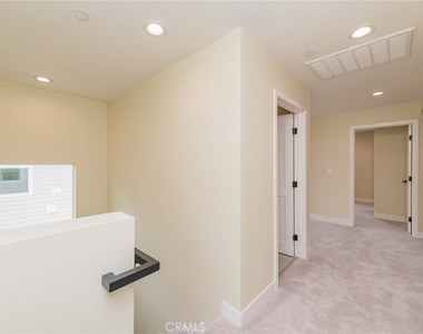 642 W Grand Ave - Photo Thumbnail 10
