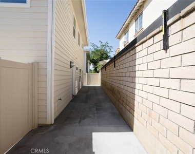 642 W Grand Ave - Photo Thumbnail 24