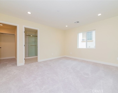 642 W Grand Ave - Photo Thumbnail 13